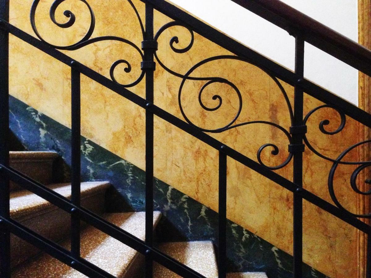 Binariouno Bed & Breakfast Bologna Bagian luar foto